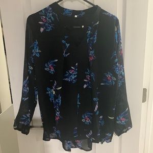 NWOT Beautiful Women’s Blouse